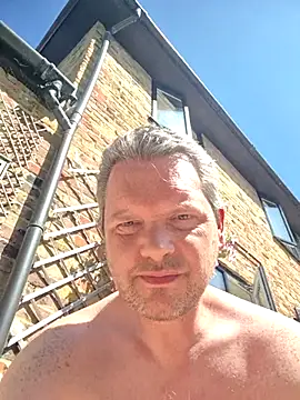 Snapshot of mrtickle1000 chatting on August 1, 2026, 10:57 am mrtickle1000 online show from August 1, 2026, 10:57 am