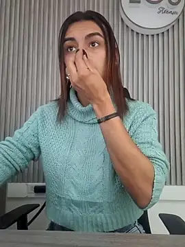 Maiskeen Zamara online show from December 9, 2024, 8:54 pm