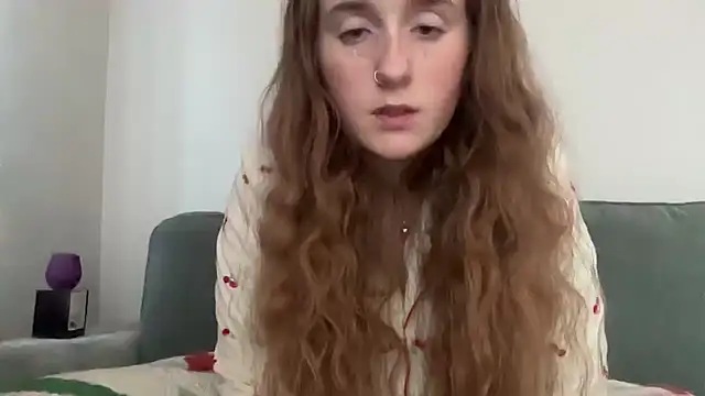 Snapshot of lilsbabyxo chatting on February 12, 2026, 4:40 pm lilsbabyxo online show from February 12, 2026, 4:40 pm