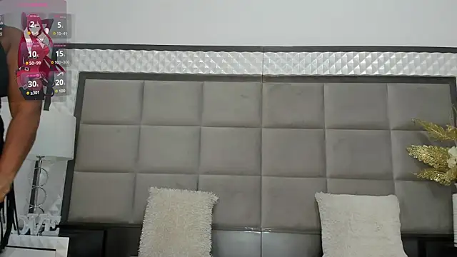 Snapshot of OliviaBurning chatting on October 11, 2025, 7:37 pm OliviaBurning online show from October 11, 2025, 7:37 pm