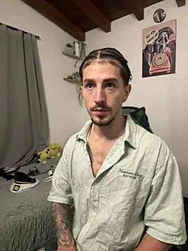 Snapshot of Valentino_Xander chatting on February 25, 2026, 5:07 am Valentino Xander online show from February 25, 2026, 5:07 am