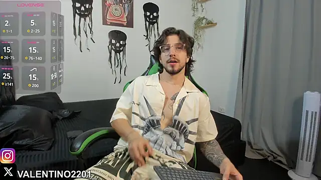 Valentino Xander online show from October 31, 2025, 2:41 am