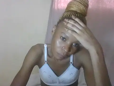 Snapshot of Sweetpetite254 chatting on July 8, 2026, 1:23 pm Sweetpetite254 online show from July 8, 2026, 1:23 pm