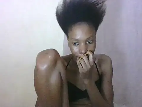 Snapshot of Sweetpetite254 chatting on December 14, 2025, 6:02 pm Sweetpetite254 online show from December 14, 2025, 6:02 pm