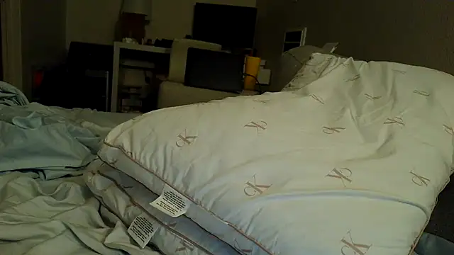 costanza7070 online show from March 21, 2025, 5:32 am