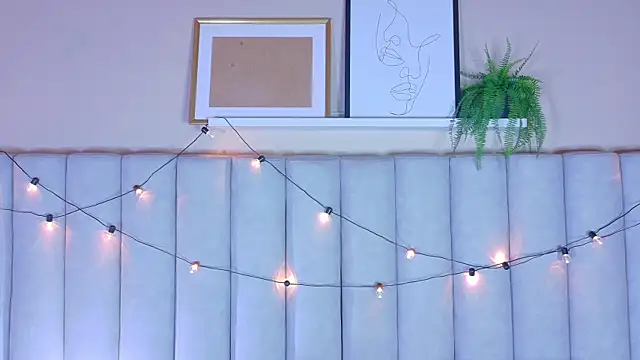 Snapshot of EngelStone chatting on December 5, 2025, 7:34 pm EngelStone online show from December 5, 2025, 7:34 pm