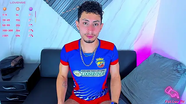 Piggy Eddy online show from December 4, 2025, 8:30 pm