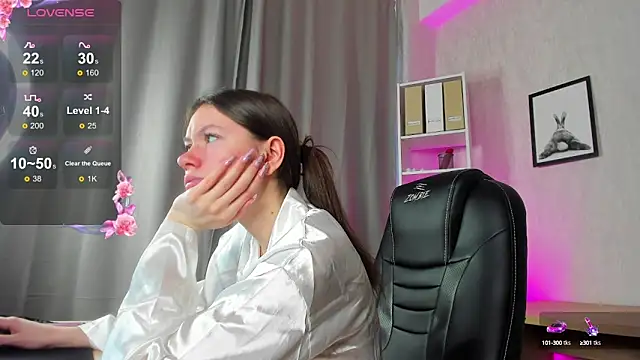 Snapshot of Nicole_Charm chatting on March 5, 2025, 2:14 am Nicole Charm online show from March 5, 2025, 2:14 am