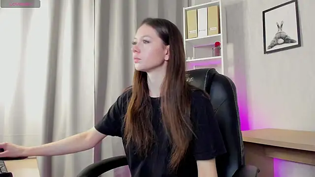 Snapshot of Nicole_Charm chatting on March 6, 2025, 11:09 pm Nicole Charm online show from March 6, 2025, 11:09 pm