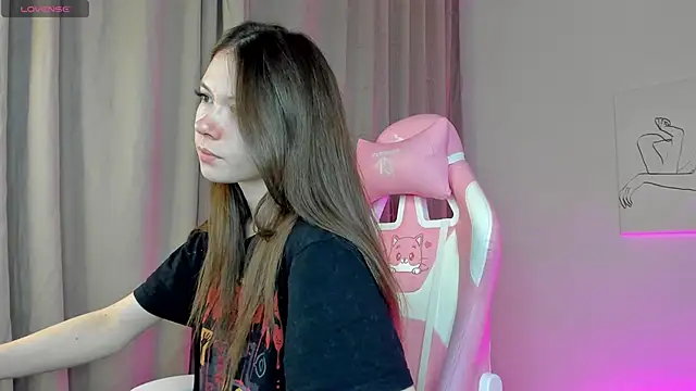 Snapshot of Nicole_Charm chatting on February 19, 2025, 8:10 pm Nicole Charm online show from February 19, 2025, 8:10 pm