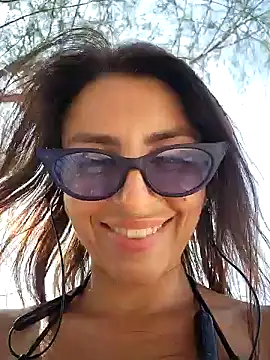 Snapshot of Izabella_Bella chatting on February 9, 2025, 9:05 am Izabella Bella online show from February 9, 2025, 9:05 am