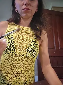 Snapshot of Izabella_Bella chatting on July 19, 2026, 1:25 am Izabella Bella online show from July 19, 2026, 1:25 am