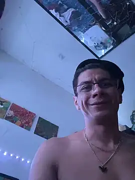 Snapshot of latino1986 chatting on January 30, 2025, 12:59 pm latino1986 online show from January 30, 2025, 12:59 pm