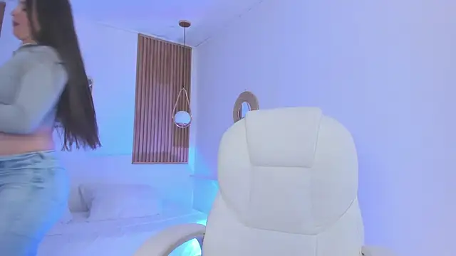 TiffanyWright online show from November 24, 2025, 11:21 am