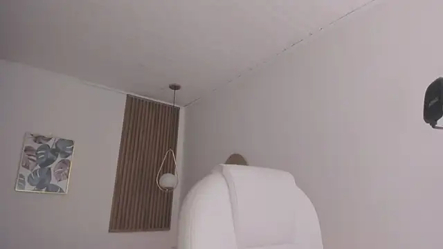 TiffanyWright online show from February 5, 2026, 1:29 pm