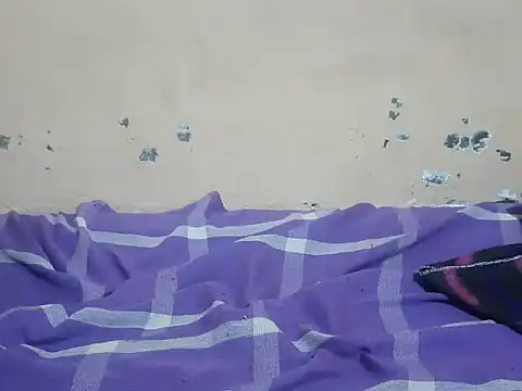 Snapshot of sweety2_ chatting on February 15, 2026, 7:57 pm sweety2 online show from February 15, 2026, 7:57 pm