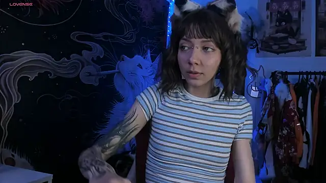 Snapshot of Alicedangerrr chatting on April 14, 2026, 4:28 am Alicedangerrr online show from April 14, 2026, 4:28 am