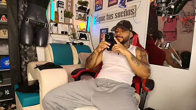 Leenar Key online show from April 6, 2026, 3:02 pm