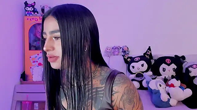 shadowcatt  online show from December 3, 2025, 9:25 pm