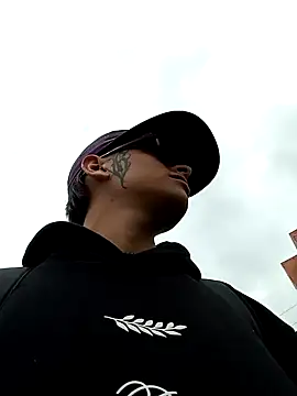 Cuervo maniaco online show from December 27, 2024, 4:43 pm