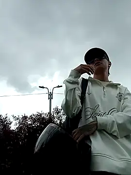 Cuervo maniaco online show from December 4, 2024, 4:43 pm