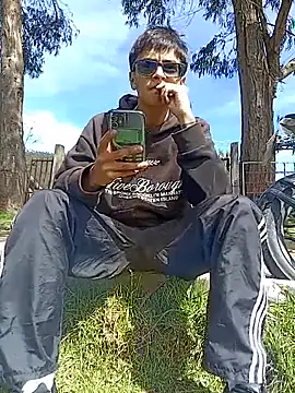 Snapshot of Cuervo_maniaco chatting on February 4, 2026, 3:07 pm Cuervo maniaco online show from February 4, 2026, 3:07 pm