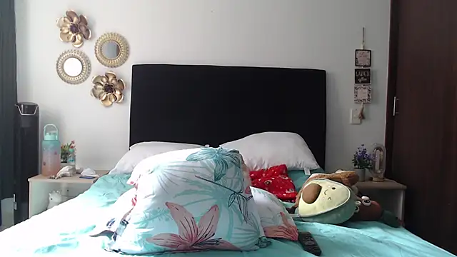 TatianaMonteross online show from November 30, 2025, 3:13 pm