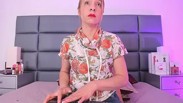Snapshot of DanyFreydell chatting on March 18, 2025, 12:50 pm DanyFreydell online show from March 18, 2025, 12:50 pm