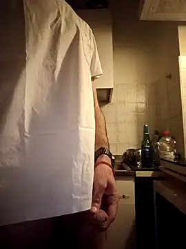 Fragolina73- online show from October 8, 2025, 10:43 pm