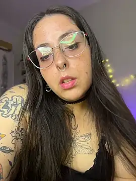 Mizztikaa online show from April 14, 2026, 5:40 pm