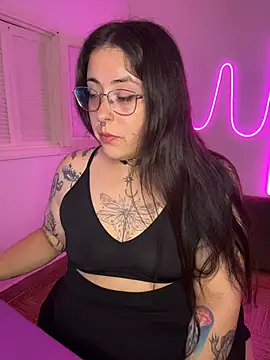 Mizztikaa online show from March 31, 2026, 6:54 pm