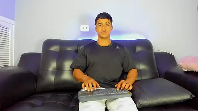 Rob saenz  online show from March 10, 2025, 1:32 pm