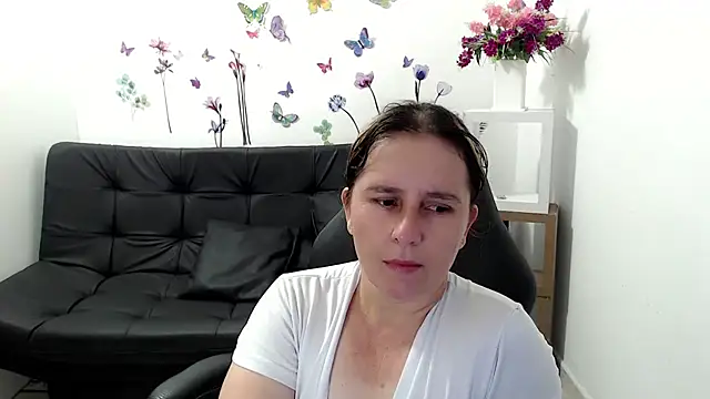 Snapshot of victoria_jones chatting on May 11, 2026, 7:22 pm victoria jones online show from May 11, 2026, 7:22 pm