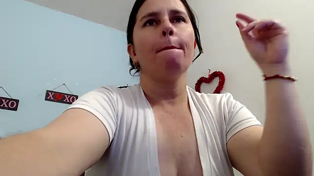 victoria jones online show from November 1, 2025, 12:54 pm