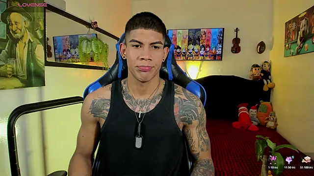 Snapshot of Damian_latinxxx chatting on May 2, 2026, 3:12 am Damian latinxxx online show from May 2, 2026, 3:12 am