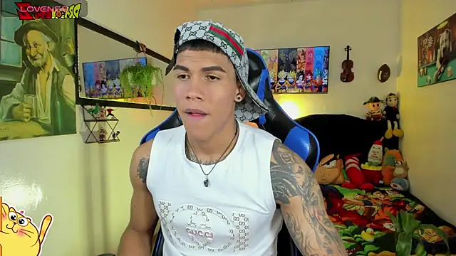 Snapshot of Damian_latinxxx chatting on May 13, 2026, 3:13 am Damian latinxxx online show from May 13, 2026, 3:13 am
