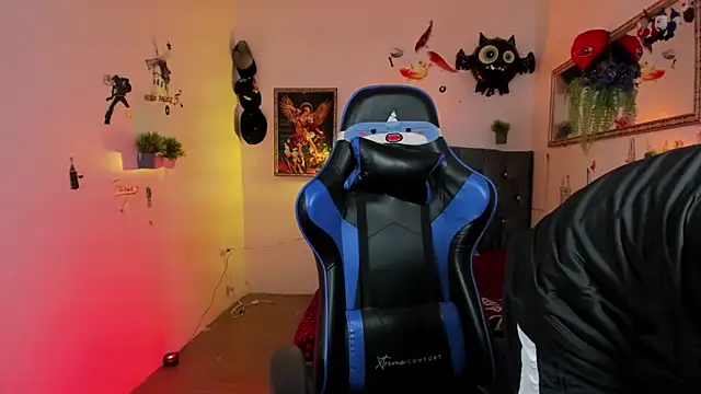 Damian latinxxx online show from November 3, 2025, 3:12 am