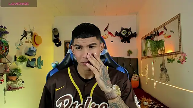 Damian latinxxx online show from November 16, 2025, 3:11 am