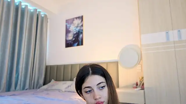 sweety vikky online show from June 1, 2026, 12:33 am