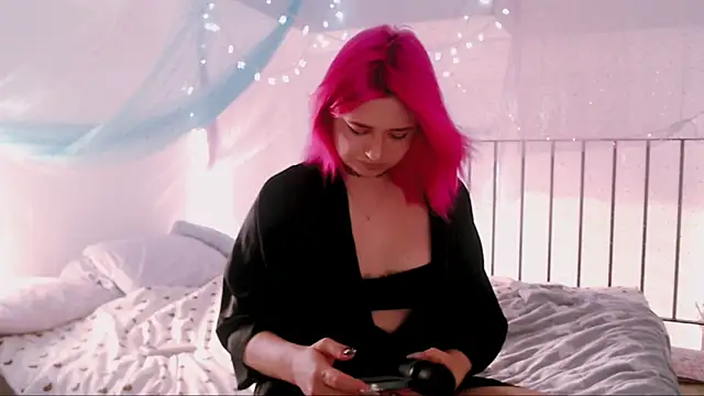 candy lina online show from March 26, 2026, 10:02 am