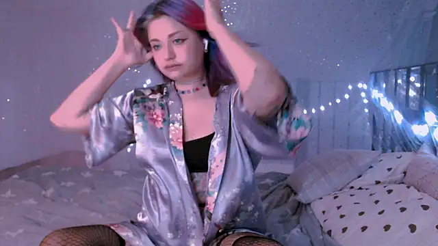 Snapshot of candy_lina chatting on June 15, 2026, 12:16 pm candy lina online show from June 15, 2026, 12:16 pm
