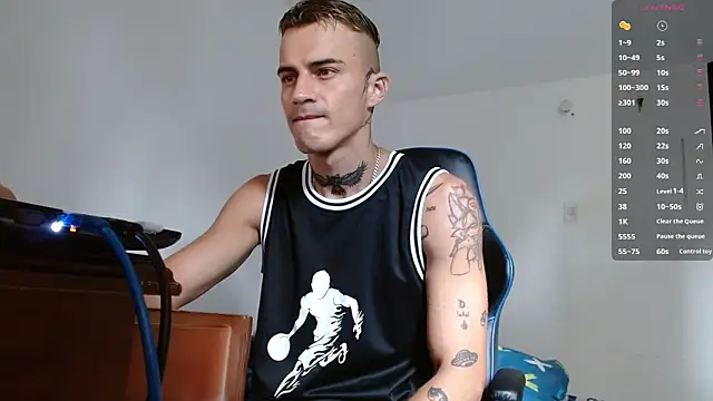 bray hotboy777 online show from November 26, 2025, 2:06 pm