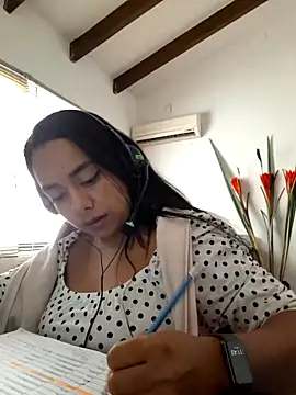 MarianaByanchi online show from March 19, 2025, 4:45 pm