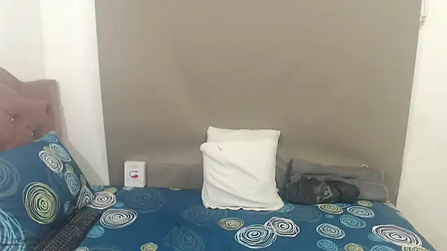 kimberlyjamexxx online show from September 24, 2025, 2:40 am