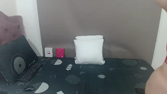 Snapshot of kimberlyjamexxx chatting on May 15, 2026, 2:09 am kimberlyjamexxx online show from May 15, 2026, 2:09 am
