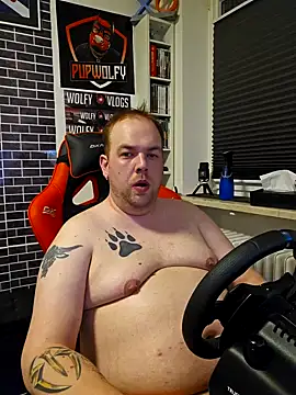 PupW0lfy online show from March 18, 2025, 7:01 pm