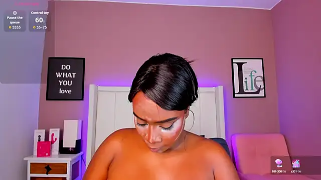 Britanymooree online show from October 11, 2025, 8:10 pm