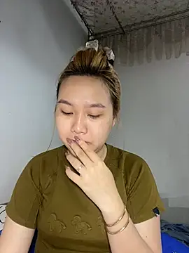 Odette68 online show from May 18, 2026, 12:11 am