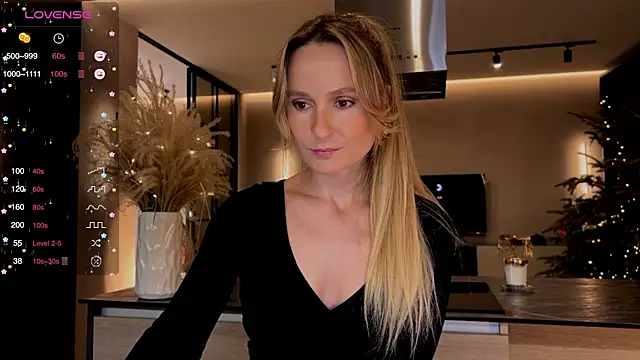 Snapshot of Peach__juice chatting on January 16, 2025, 9:51 pm Peach juice online show from January 16, 2025, 9:51 pm