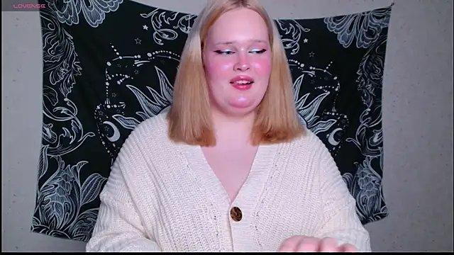 Snapshot of rozzhaos8 chatting on February 11, 2026, 8:09 pm rozzhaos8 online show from February 11, 2026, 8:09 pm